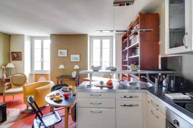 Guestready - Beau Sejour Dans Le Marais Lägenhet Paris Exteriör bild